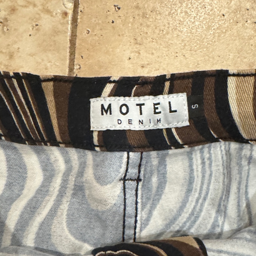 Motel Rocks Swirl Pattern Flared Pants - Size Small - Picture 2 of 3